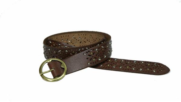  Ceinture en cuir cloutée 