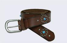  Ceinture en cuir vieilli cloutée 