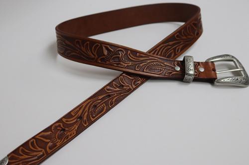 Ceinture en cuir estampé
