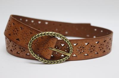 Ceinture en cuir perforée