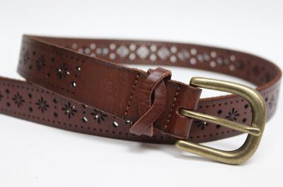 Ceinture en cuir perforée