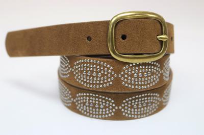 Ceinture en cuir cloutée