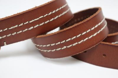 Ceinture en cuir cousue