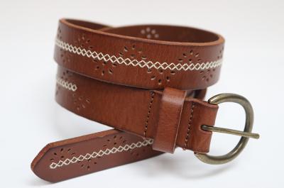 Ceinture en cuir cousue